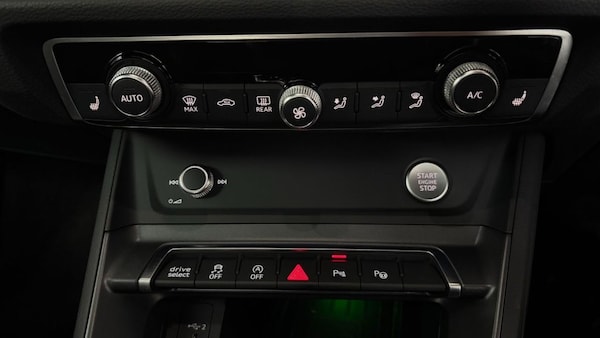 Used Audi Q3 2019 for sale - 76345236: Photo 48