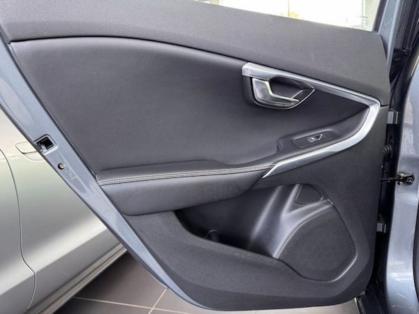Used Volvo V40 2014 for sale - 76266669: Photo 25