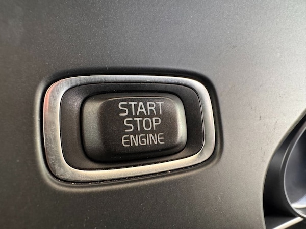 Used Volvo V40 2014 for sale - 76266669: Photo 38