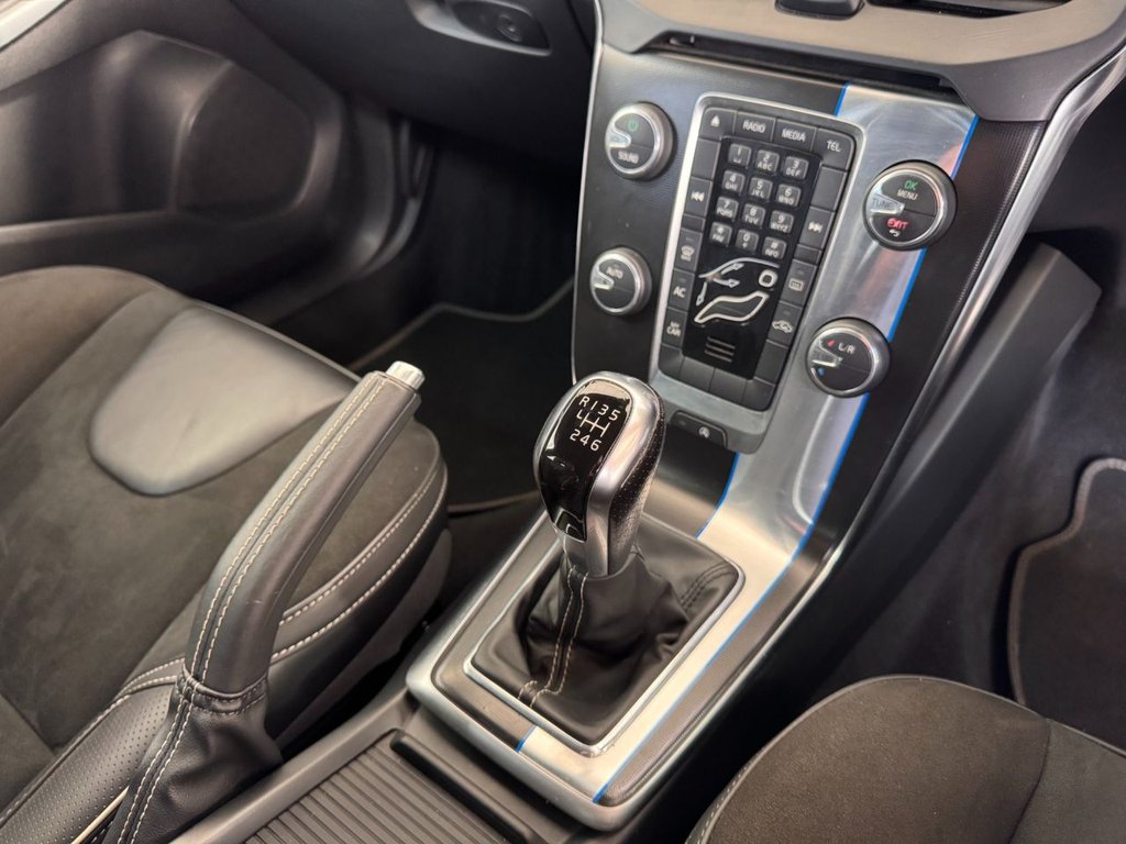 Used Volvo V40 2014 for sale - 76266669: Photo 40