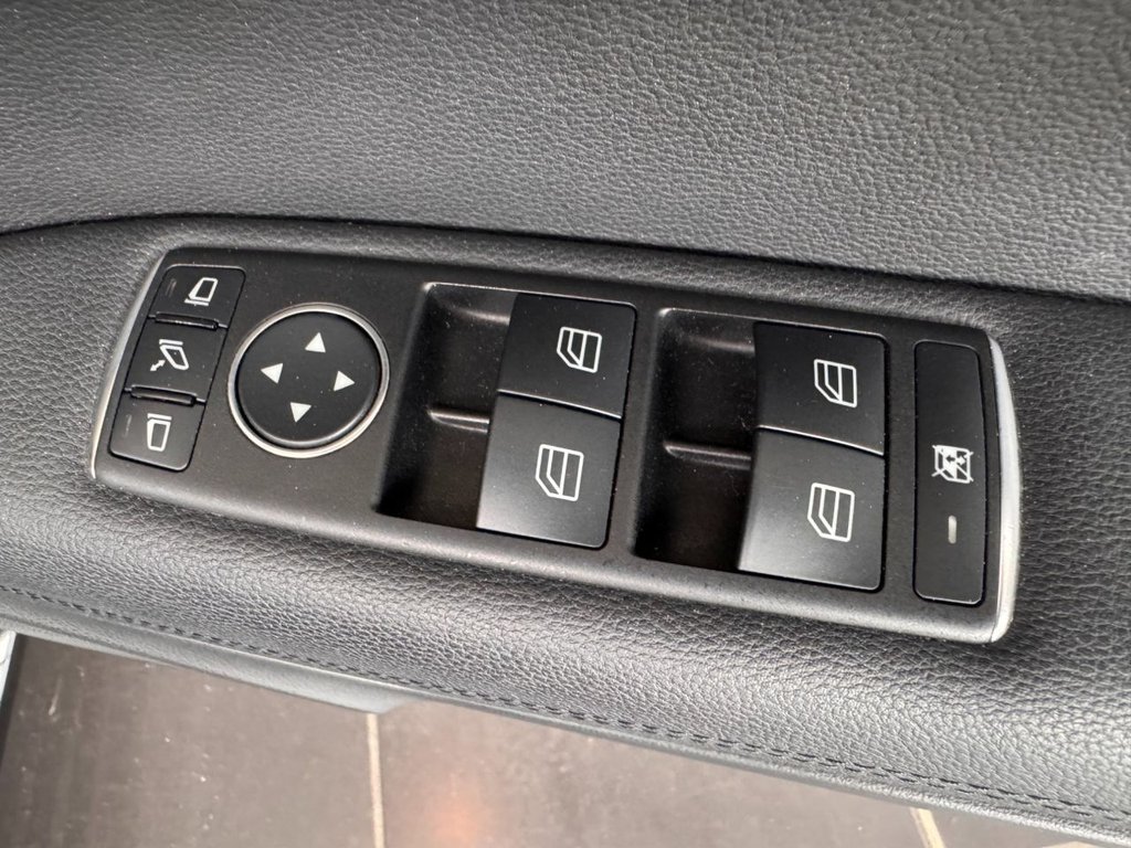 Used Mercedes-Benz E Class 2012 for sale - 78134160: Photo 37