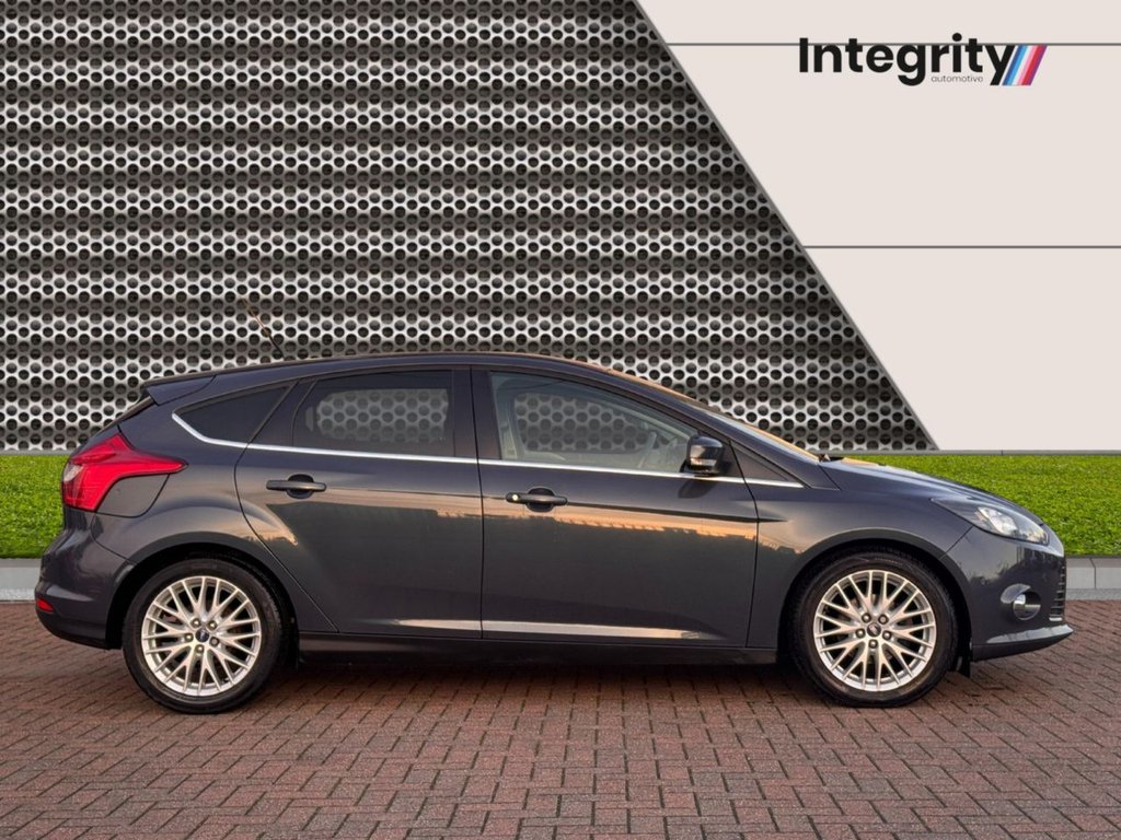 Used Ford Focus 2014 for sale - 76797749: Photo 2