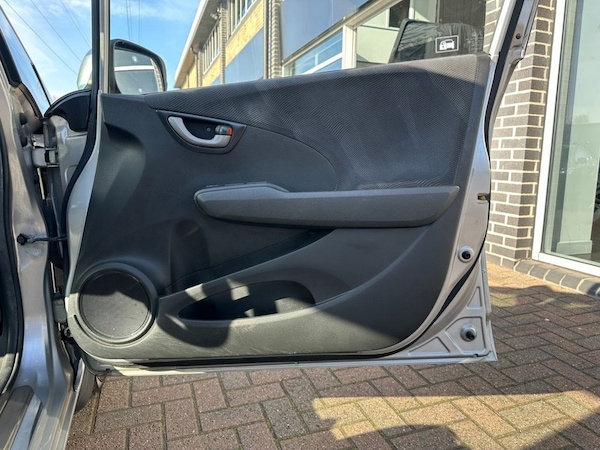 Used Honda Jazz 2009 for sale - 75685240: Photo 16