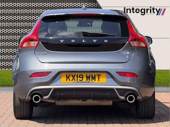 Used Volvo V40 2019 for sale - 79276070: Photo