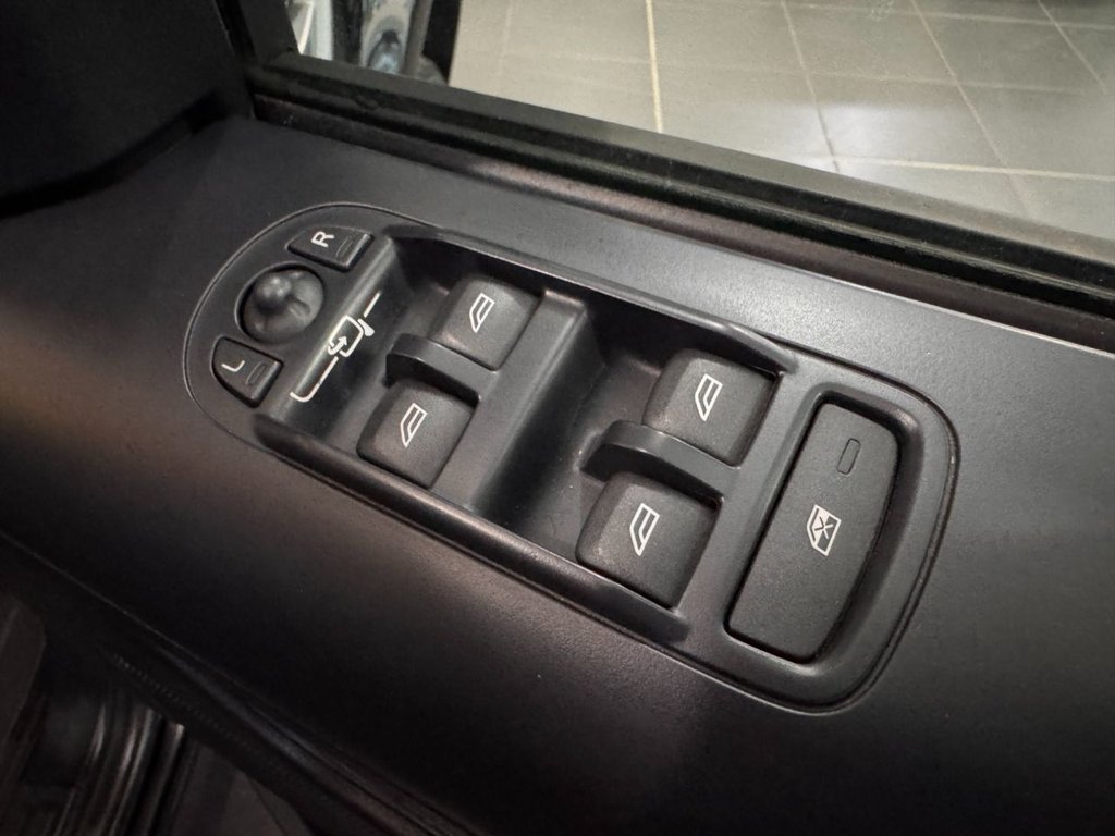 Used Land Rover Freelander 2013 for sale - 77368853: Photo 33