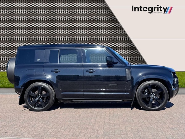 Used Land Rover Defender 2022 for sale - 74639147: Photo 2