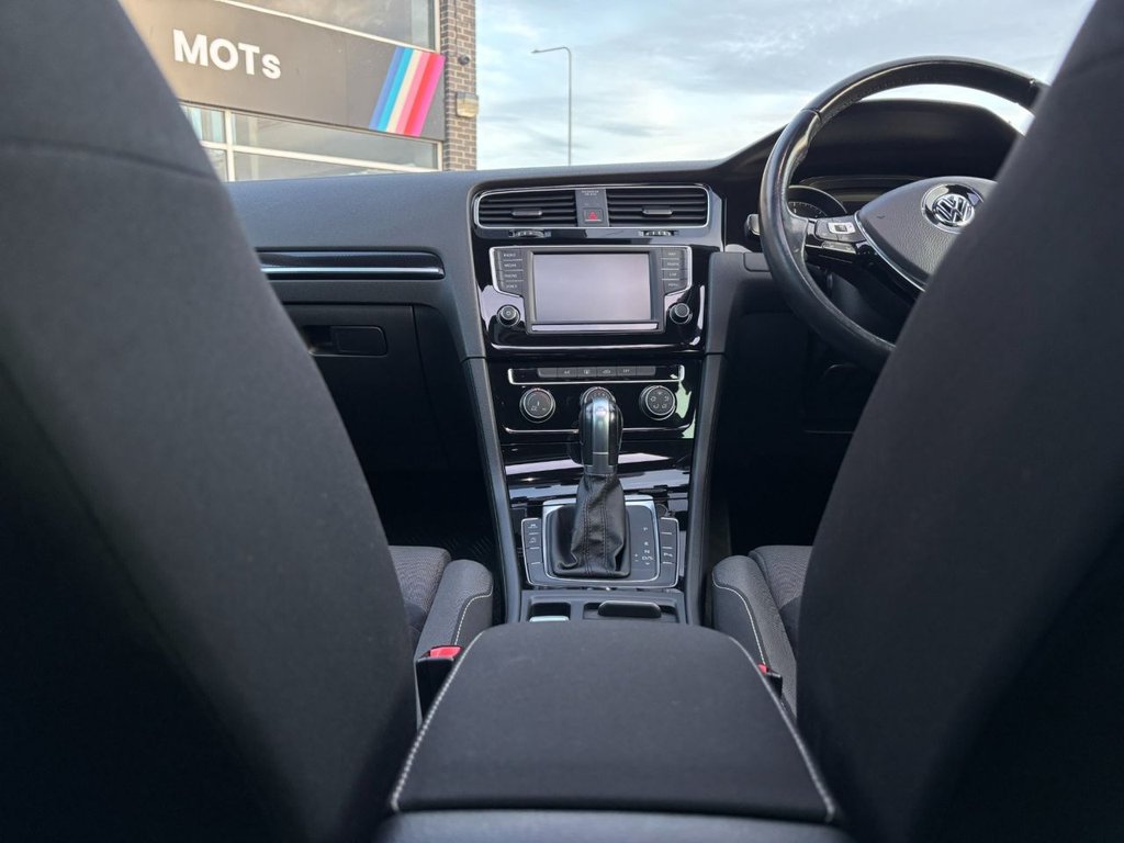 Used Volkswagen Golf 2016 for sale - 76632281: Photo 32