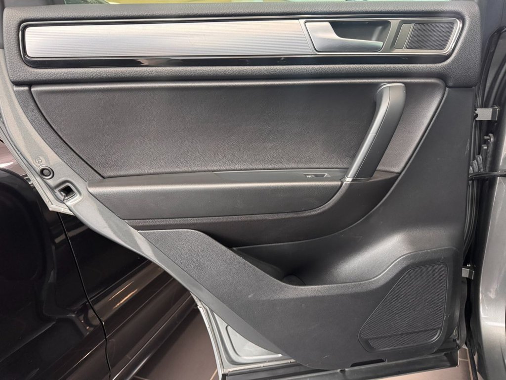 Used Volkswagen Touareg 2015 for sale - 77755216: Photo 26