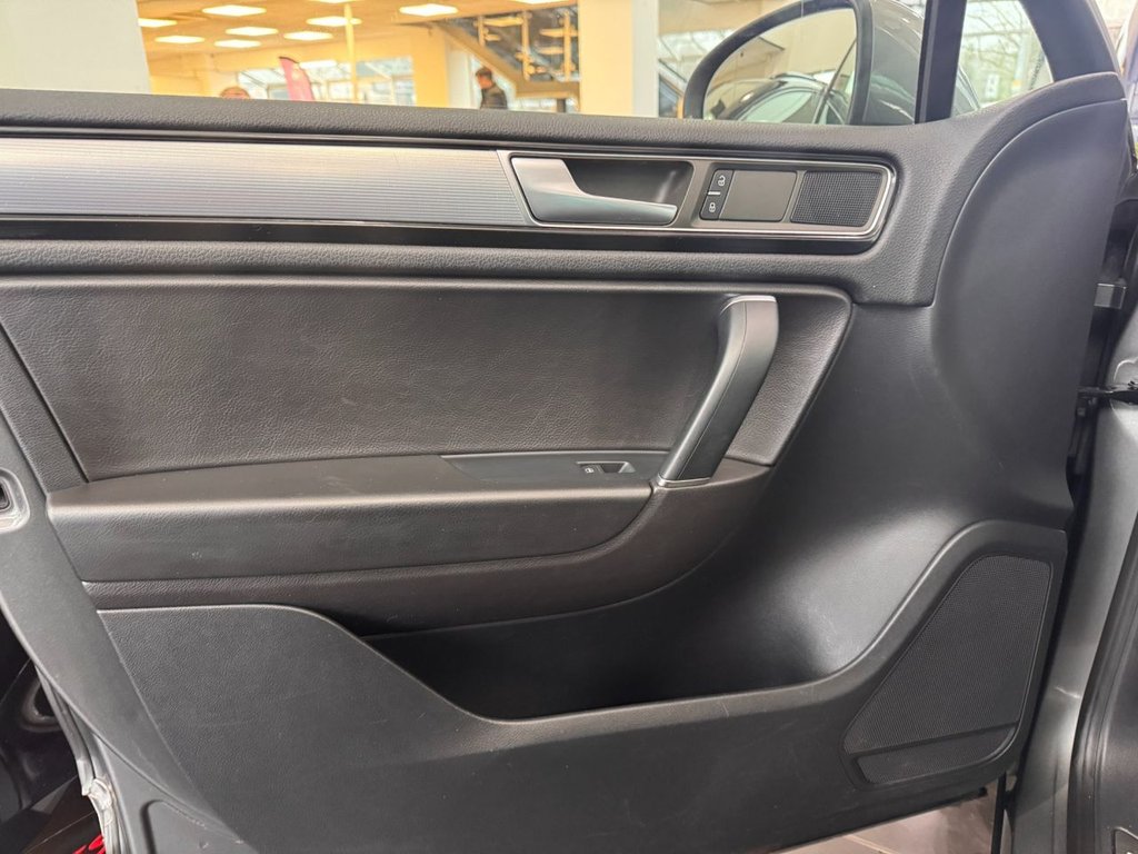 Used Volkswagen Touareg 2015 for sale - 77755216: Photo 30