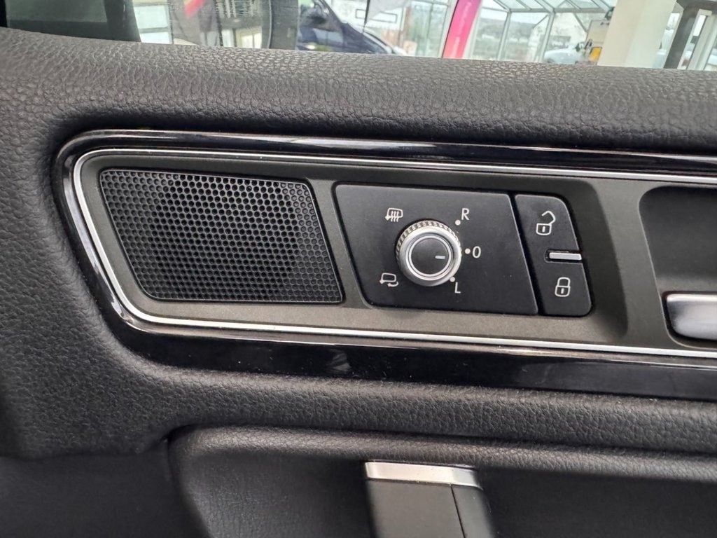 Used Volkswagen Touareg 2015 for sale - 77755216: Photo 32