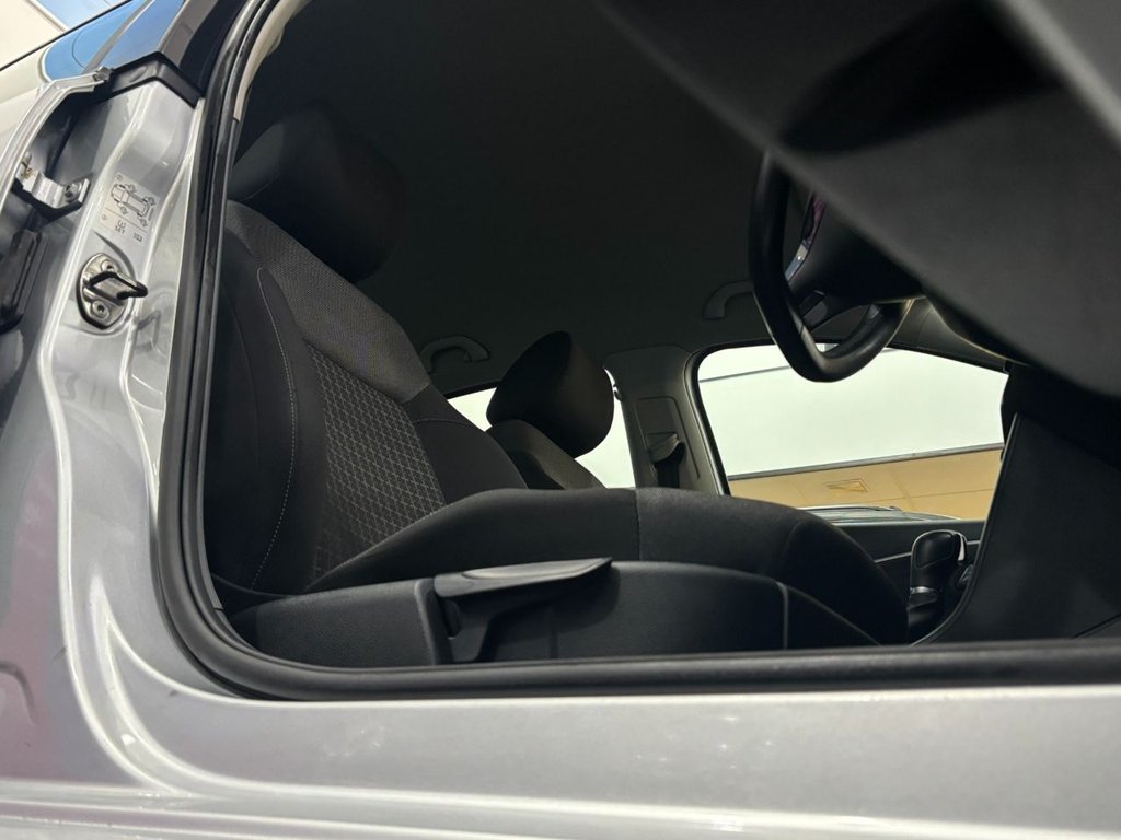 Used Volkswagen Polo 2015 for sale - 77421684: Photo 13