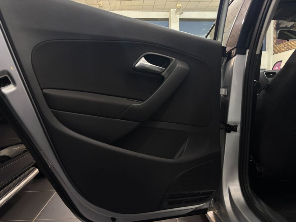 Used Volkswagen Polo 2015 for sale - 77421684: Photo 38