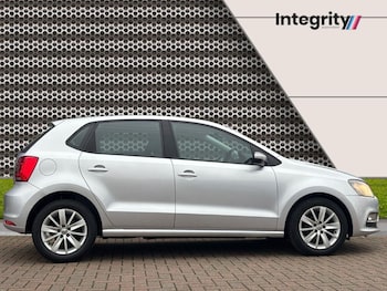 Used Volkswagen Polo 2015 for sale - 77421684: Photo