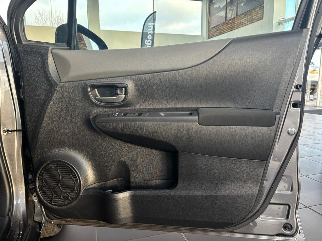 Used Toyota Yaris 2014 for sale - 77133453: Photo 31