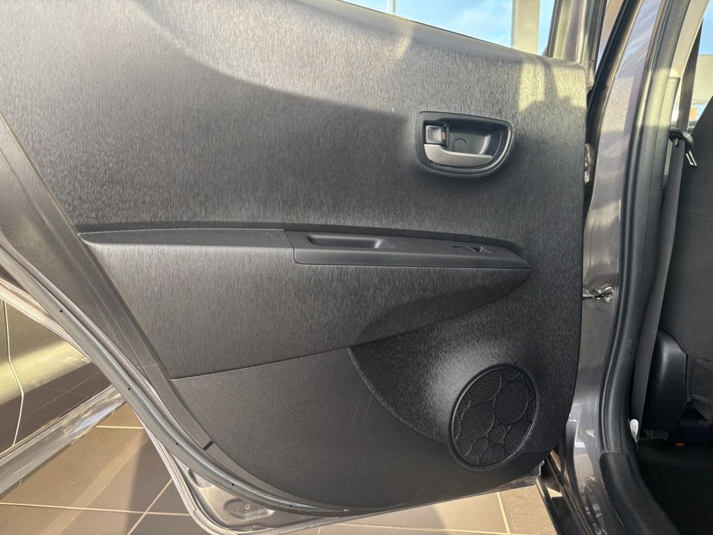 Used Toyota Yaris 2014 for sale - 77133453: Photo 42