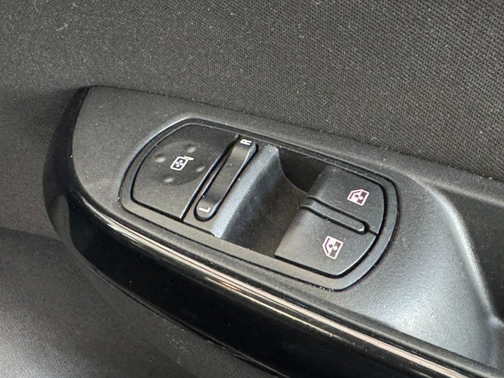 Used Vauxhall Corsa 2017 for sale - 75538027: Photo 25