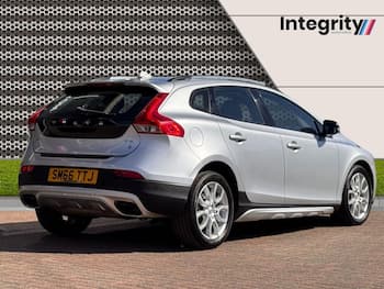 Used Volvo V40 Cross Country 2017 for sale - 79829313: Photo