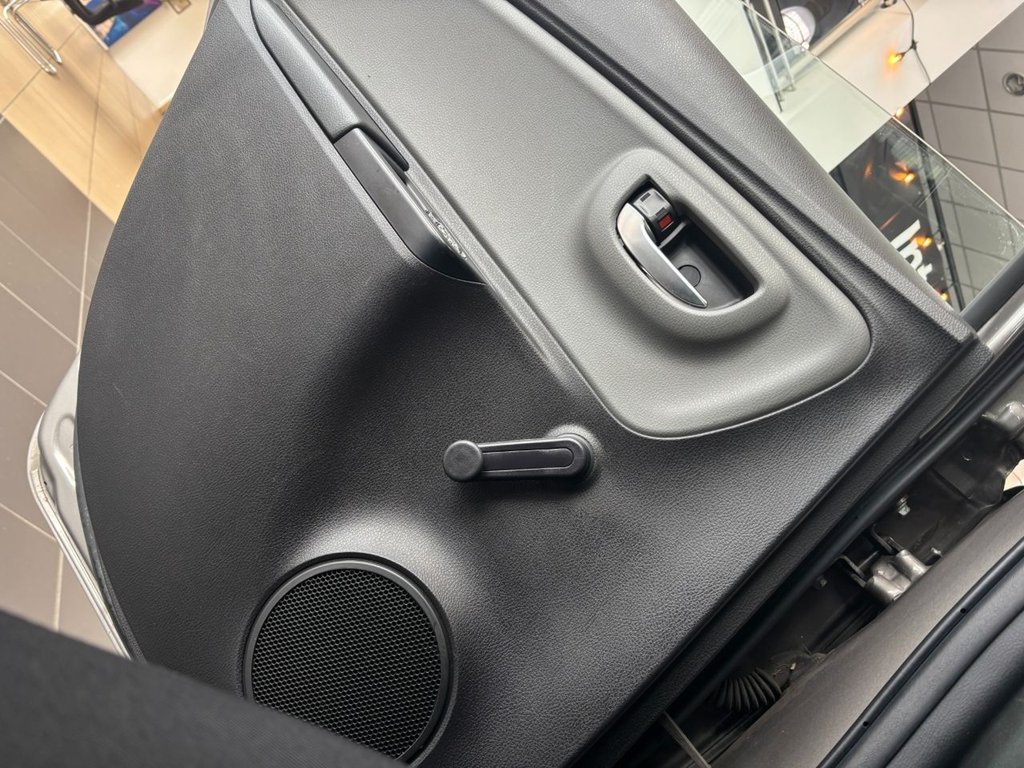 Used Toyota Yaris 2019 for sale - 77632053: Photo 40