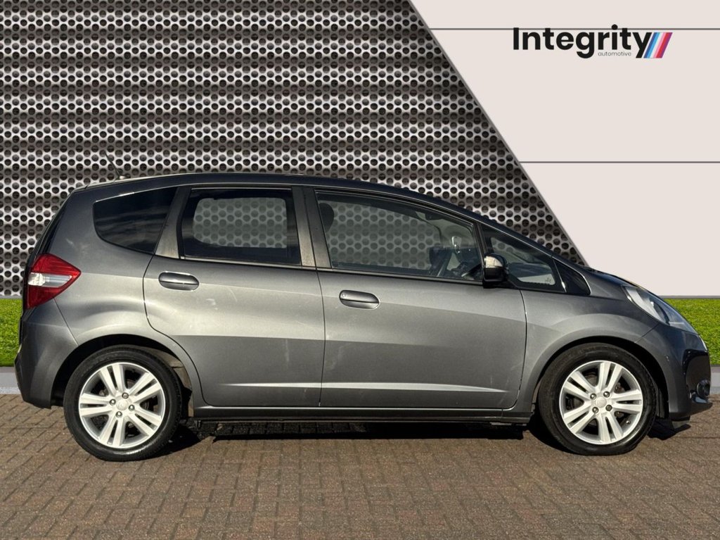 Used Honda Jazz 2013 for sale - 76386079: Photo 9