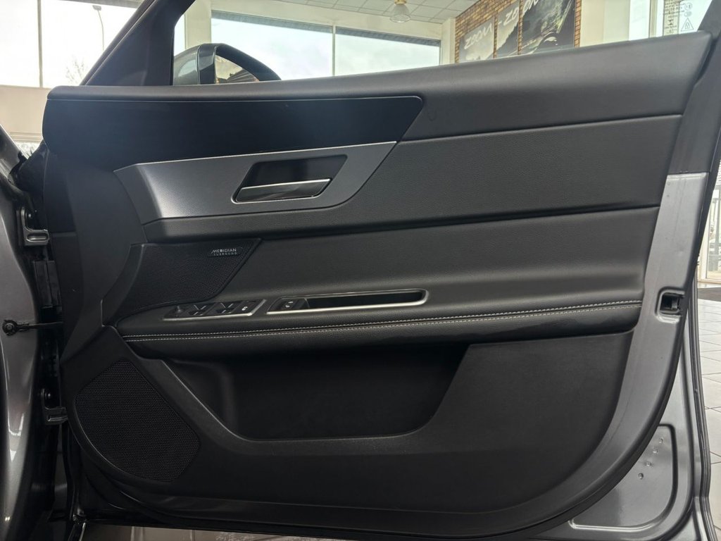 Used Jaguar XF 2016 for sale - 77302525: Photo 17