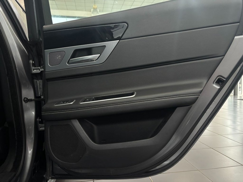 Used Jaguar XF 2016 for sale - 77302525: Photo 29