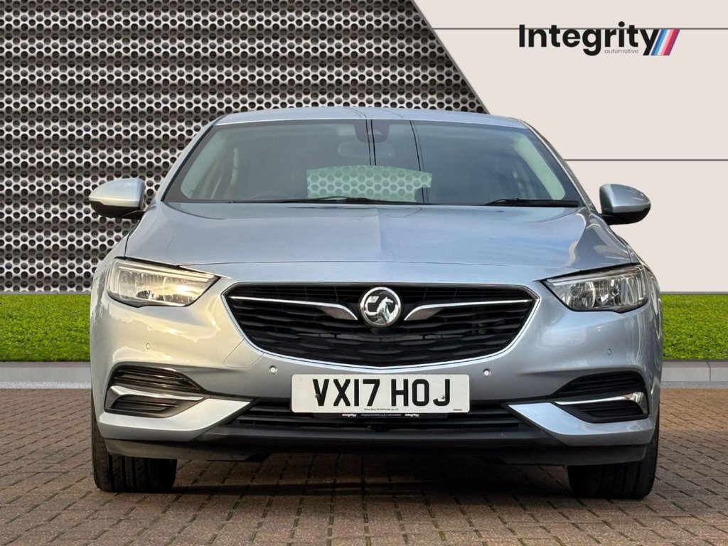 Used Vauxhall Insignia 2017 for sale - 76686291: Photo 2