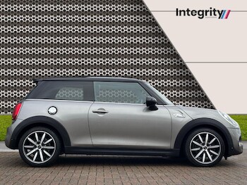 Used MINI Hatch 2018 for sale - 77521231: Photo