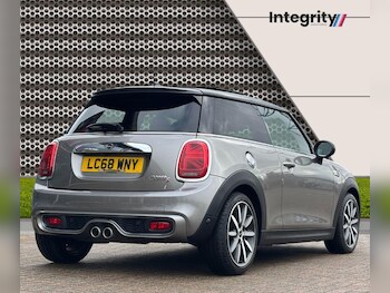 Used MINI Hatch 2018 for sale - 77521231: Photo