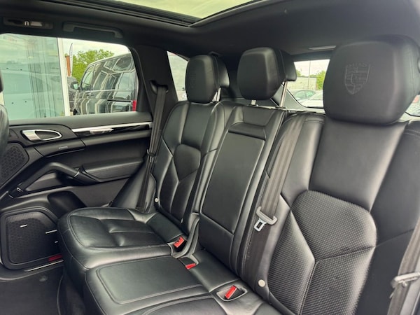 Used Porsche Cayenne 2017 for sale - 75416570: Photo 24