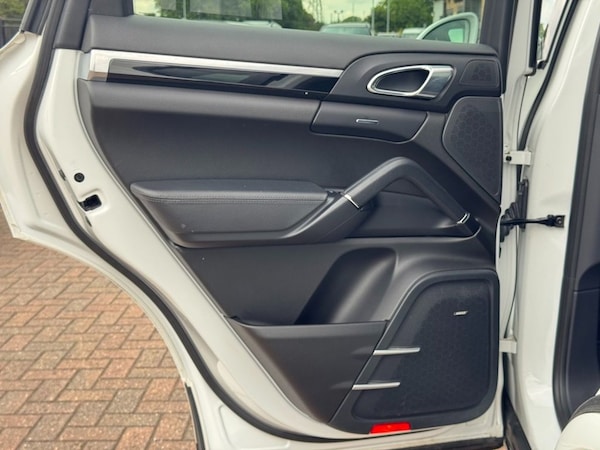 Used Porsche Cayenne 2017 for sale - 75416570: Photo 25