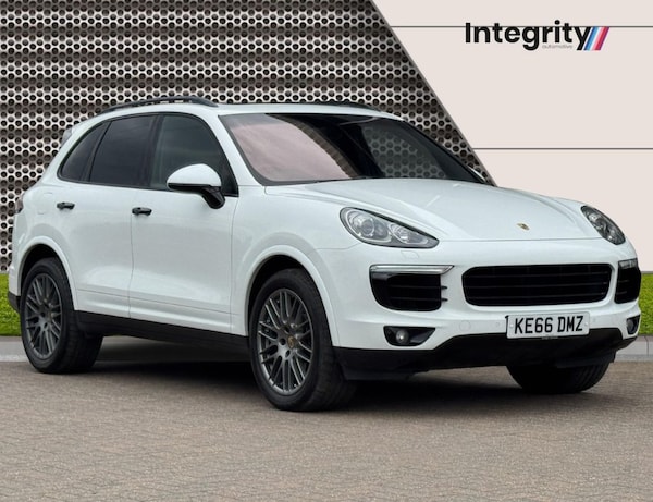Used Porsche Cayenne 2017 for sale - 75416570: Photo 2