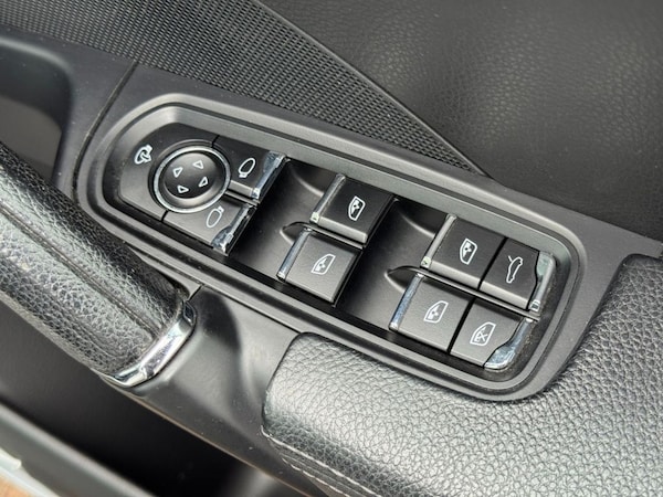 Used Porsche Cayenne 2017 for sale - 75416570: Photo 32