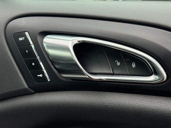 Used Porsche Cayenne 2017 for sale - 75416570: Photo 33