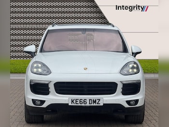 Used Porsche Cayenne 2017 for sale - 75416570: Photo