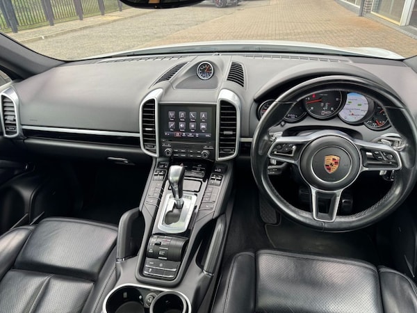 Used Porsche Cayenne 2017 for sale - 75416570: Photo 46