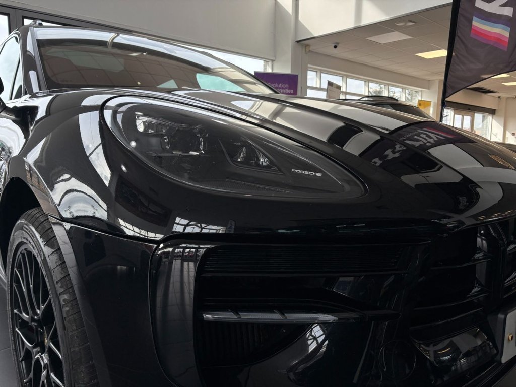 Used Porsche Macan 2020 for sale - 77594190: Photo 11