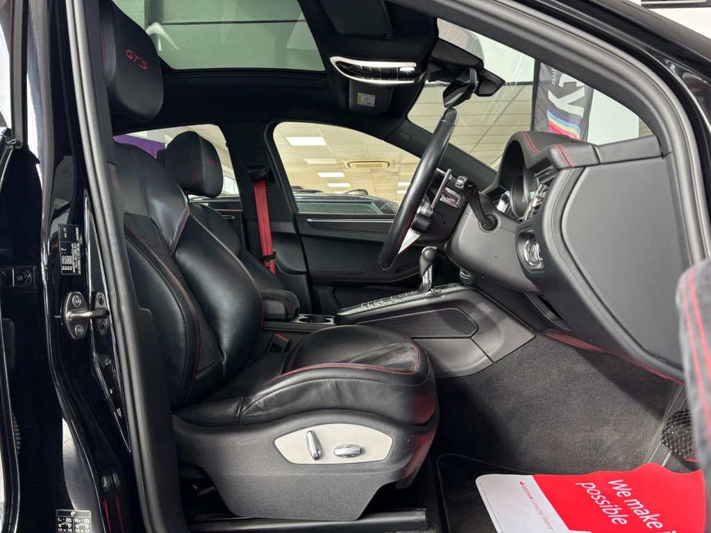 Used Porsche Macan 2020 for sale - 77594190: Photo 13