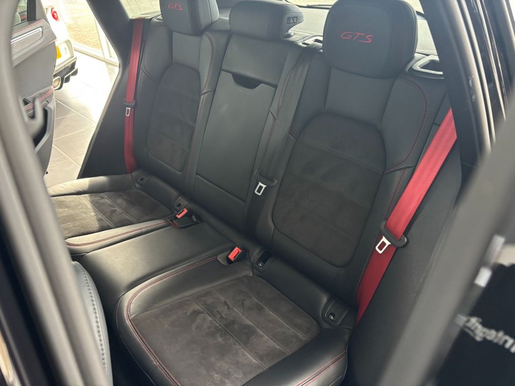 Used Porsche Macan 2020 for sale - 77594190: Photo 27