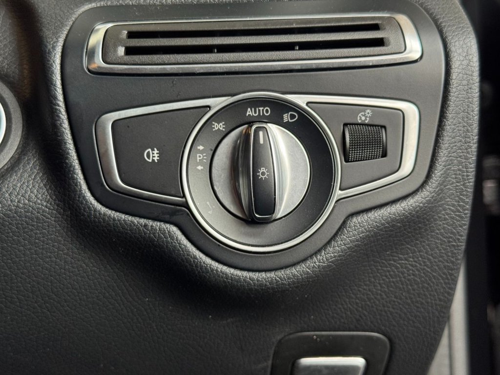 Used Mercedes-Benz C Class 2018 for sale - 76840942: Photo 32