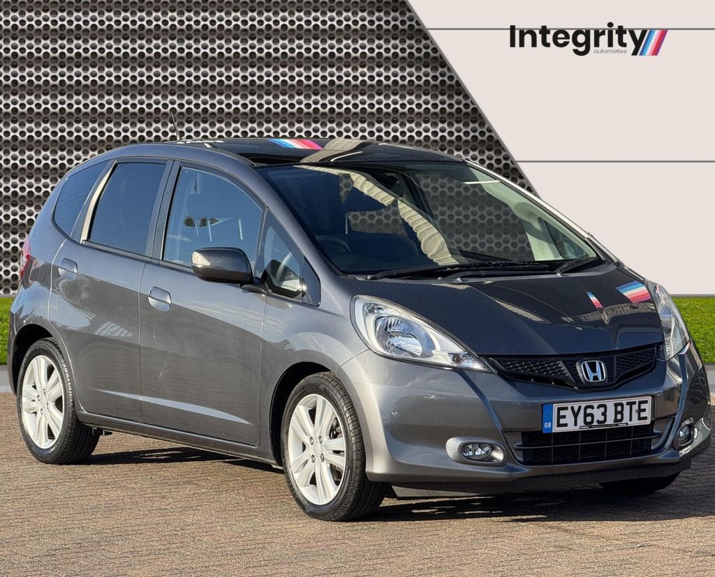 Used Honda Jazz 2013 for sale - 76056881: Photo 2