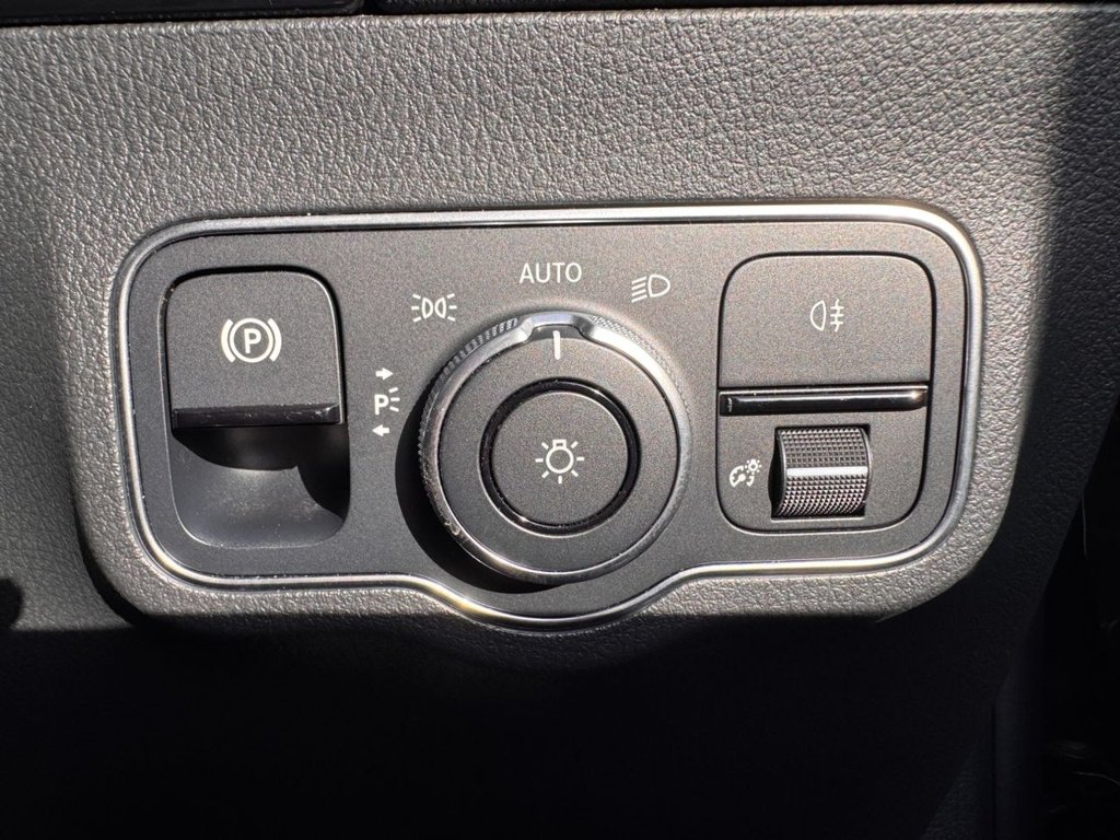 Used Mercedes-Benz GLA 2021 for sale - 77765296: Photo 34