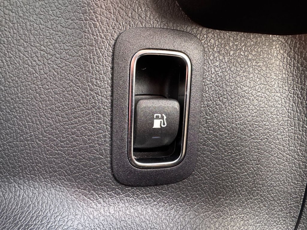 Used Mercedes-Benz GLA 2021 for sale - 77765296: Photo 35