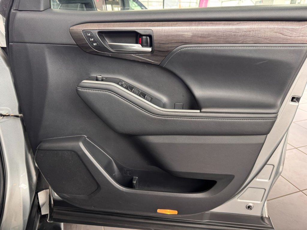 Used Toyota Highlander 2021 for sale - 77780846: Photo 15