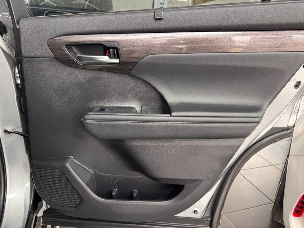 Used Toyota Highlander 2021 for sale - 77780846: Photo 21