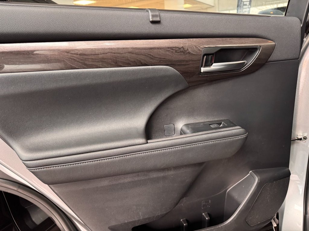 Used Toyota Highlander 2021 for sale - 77780846: Photo 32
