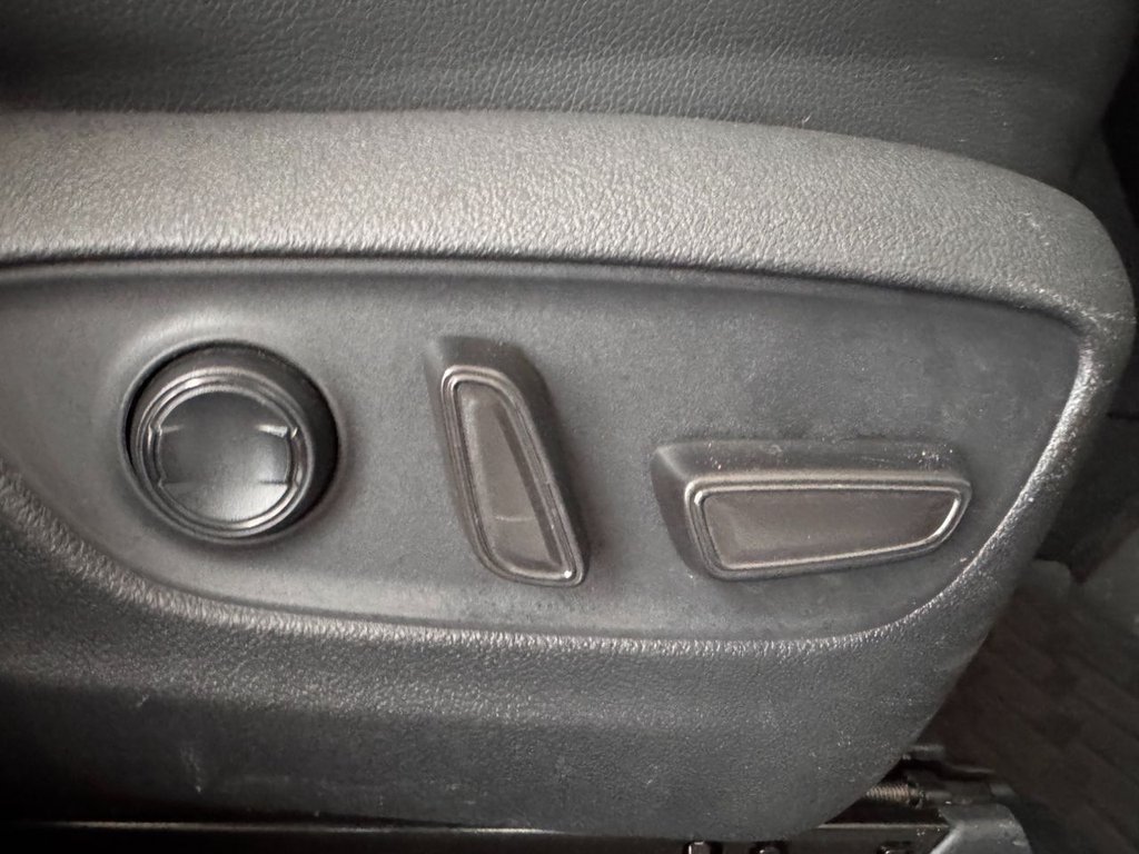 Used Toyota Highlander 2021 for sale - 77780846: Photo 35