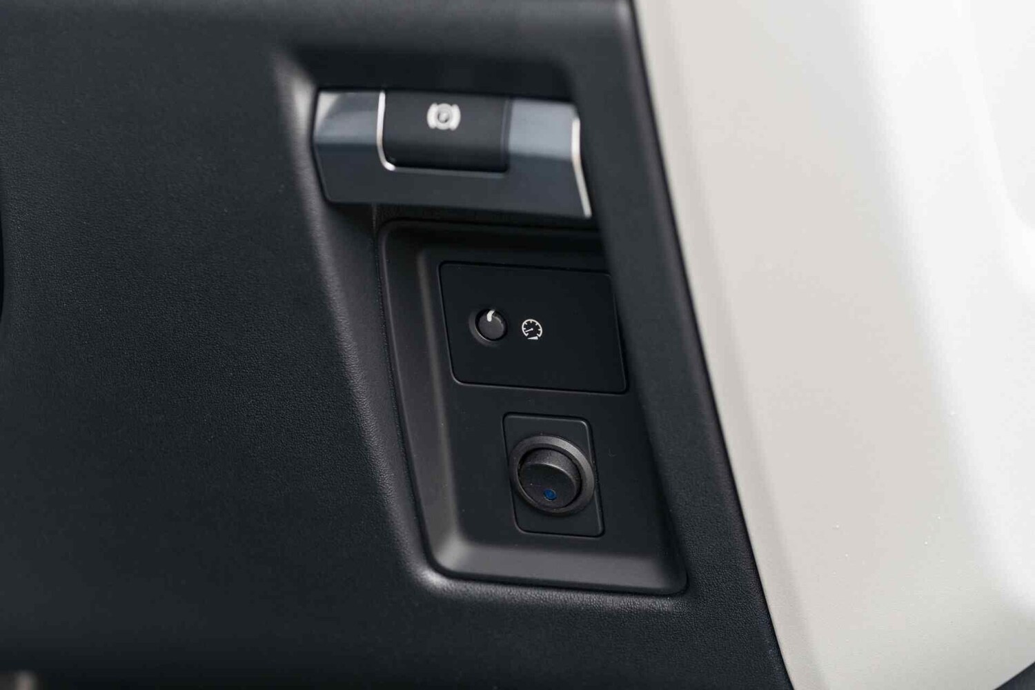 Used Land Rover Defender 2024 for sale - 77441421: Photo 18