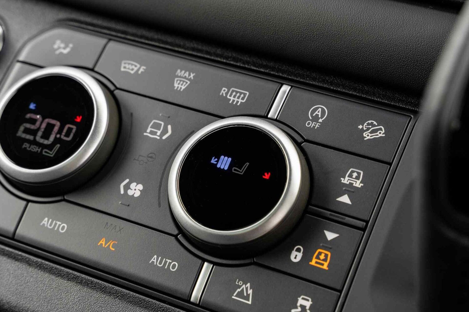 Used Land Rover Defender 2024 for sale - 77441421: Photo 24