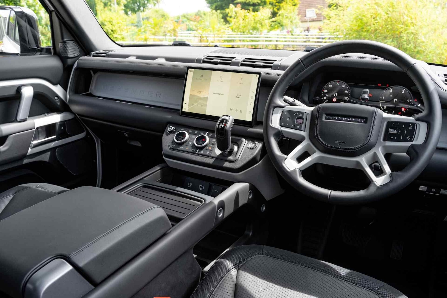 Used Land Rover Defender 2024 for sale - 77441421: Photo 4