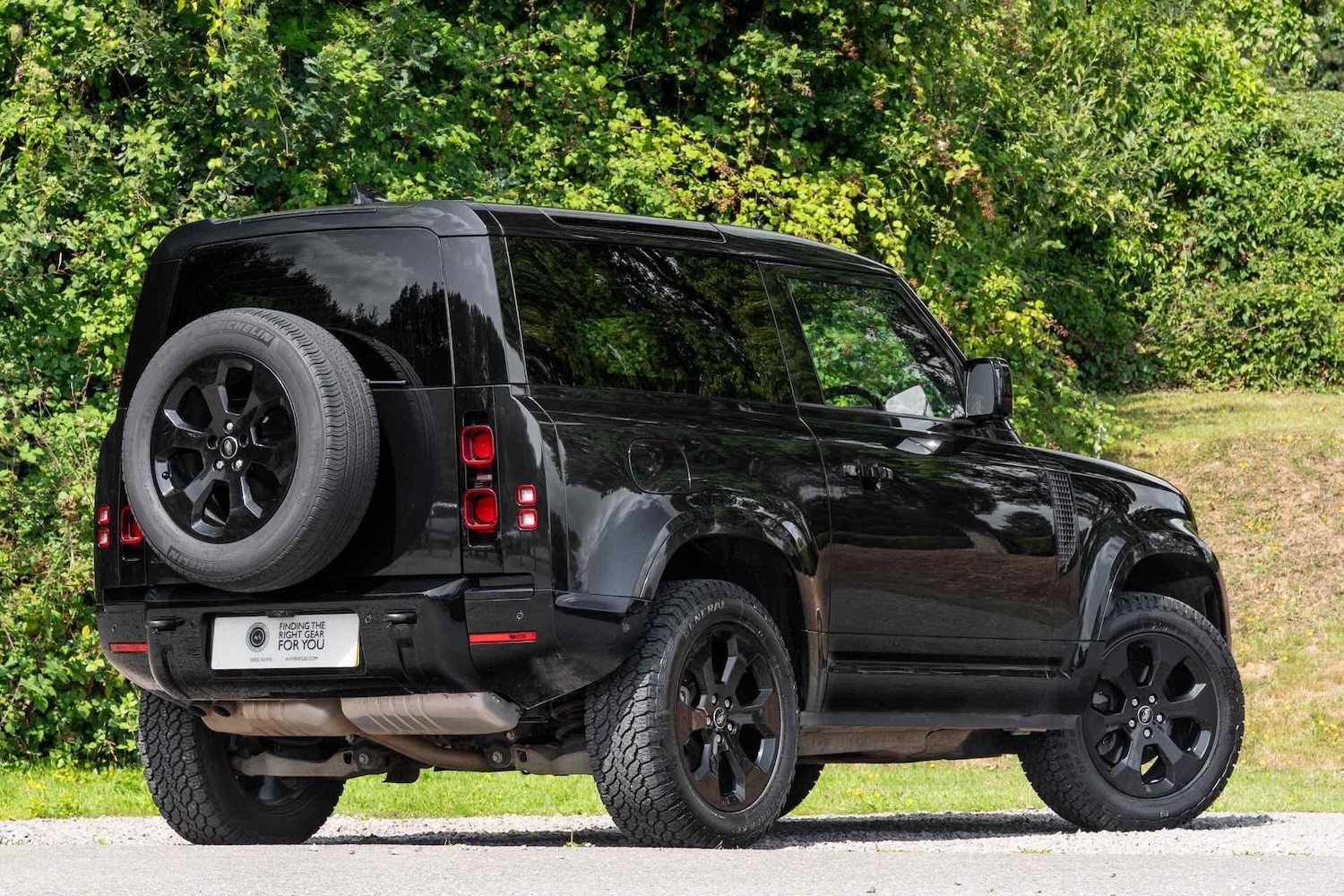 Used Land Rover Defender 2024 for sale - 77157649: Photo 3